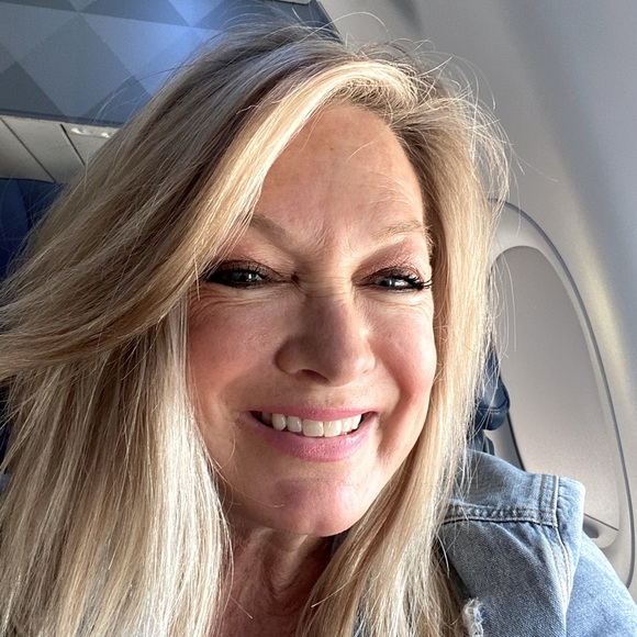 Meet your Posher, Taunia - Picture 1 of 1